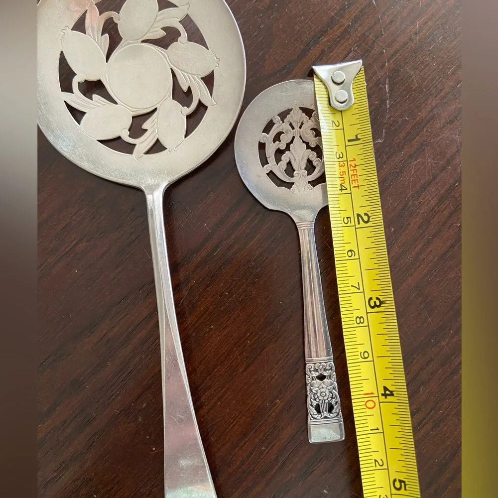 ORIGINAL ROGERS  c1960 HUTTON PATTERN SILVERPLATED TOMATO SERVER & Bon Bon Serve - Picture 7 of 8